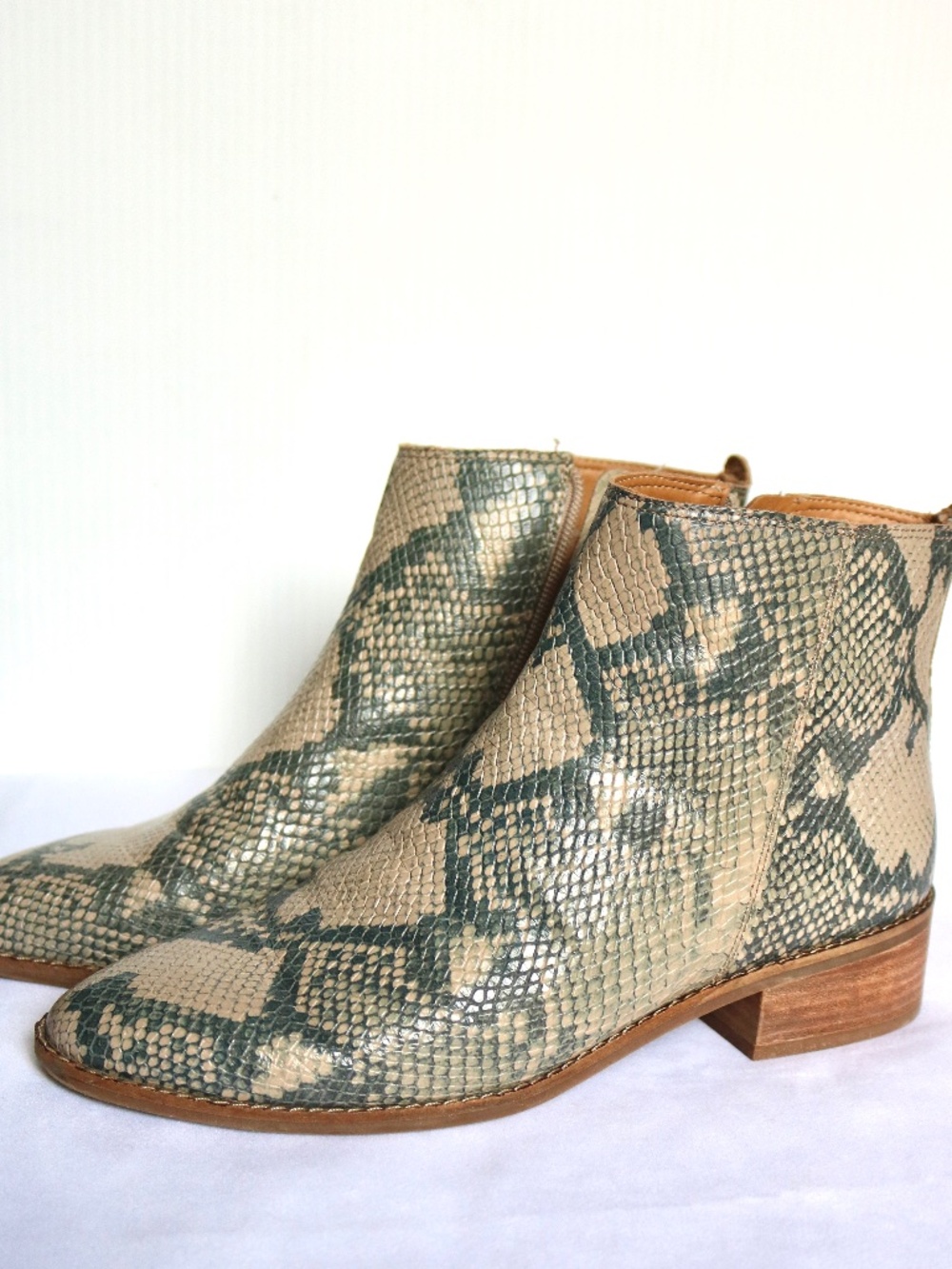 LUCKY BRAND Leather Snakeskin Ankle Boots Women's Size 8.5 Beige Black